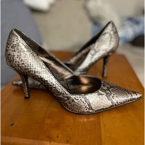 Womens Rampage Metallic  Pointed Toe Heels Pumps Shoes 10M. Good condition!